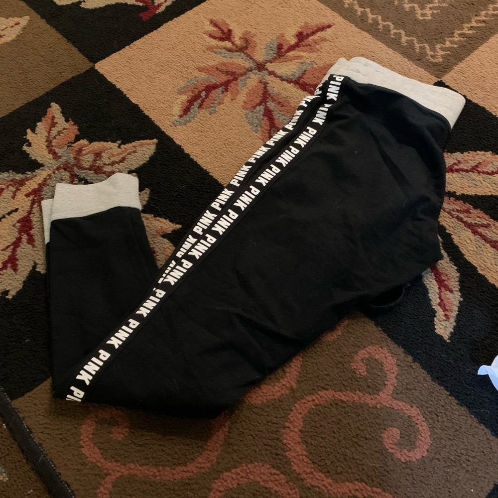 Victoria’s Secret pink yoga black legging pants